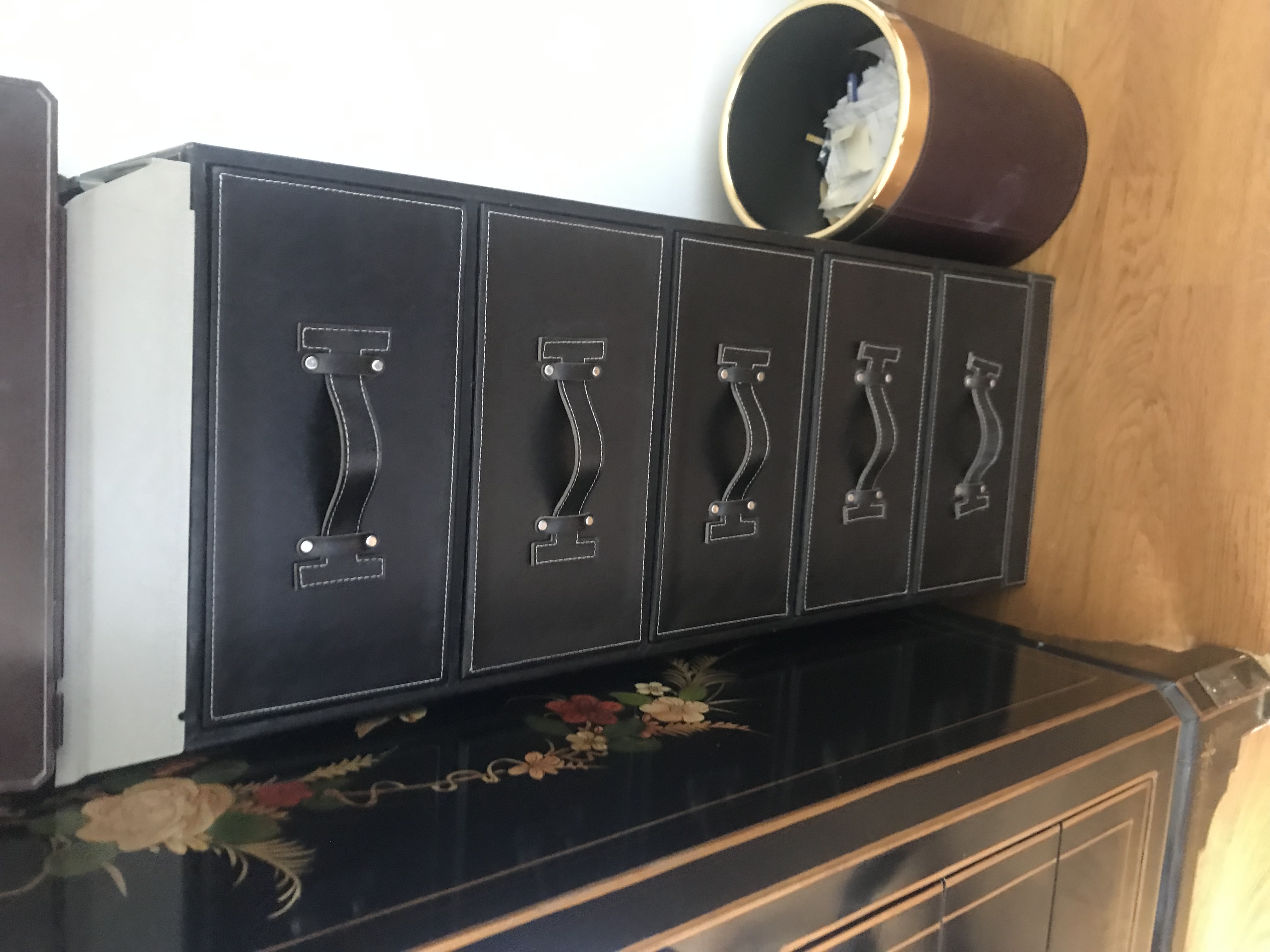Meuble Tiroirs Cuir